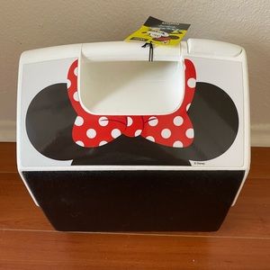 NWT igloo cooler Minnie Mouse